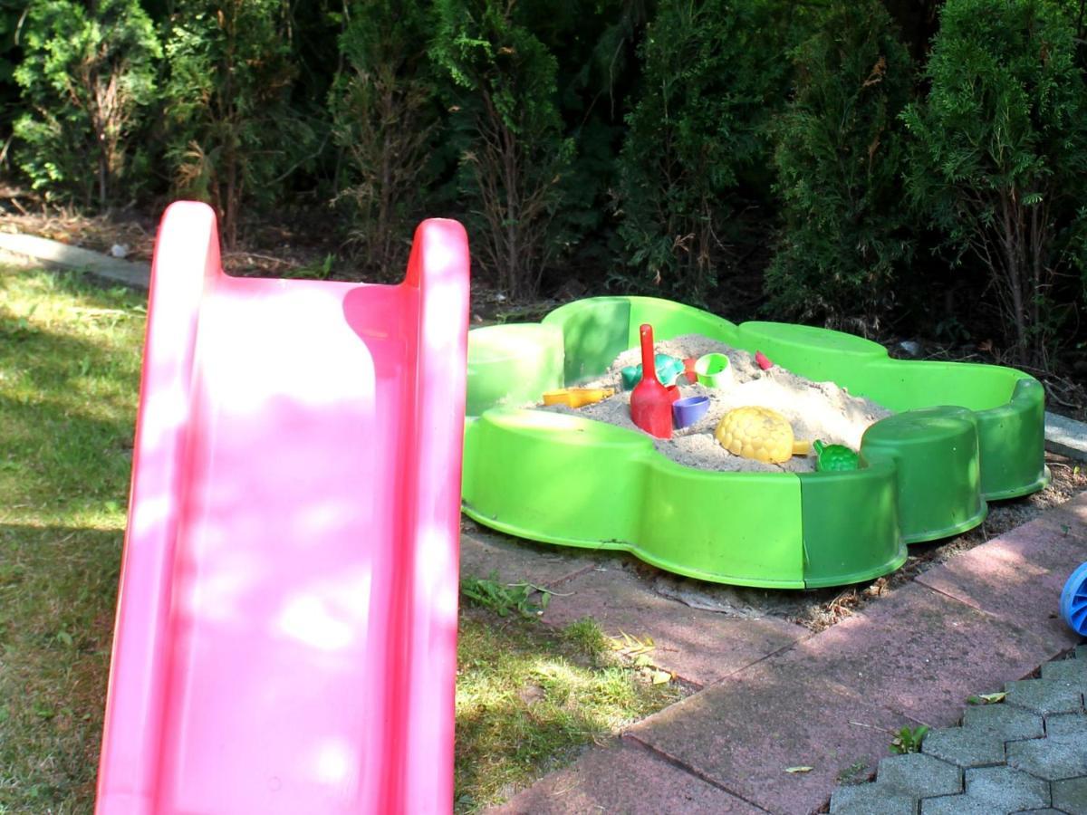 Pretty Bungalow In Neubukow With Garden, Roof 外观 照片